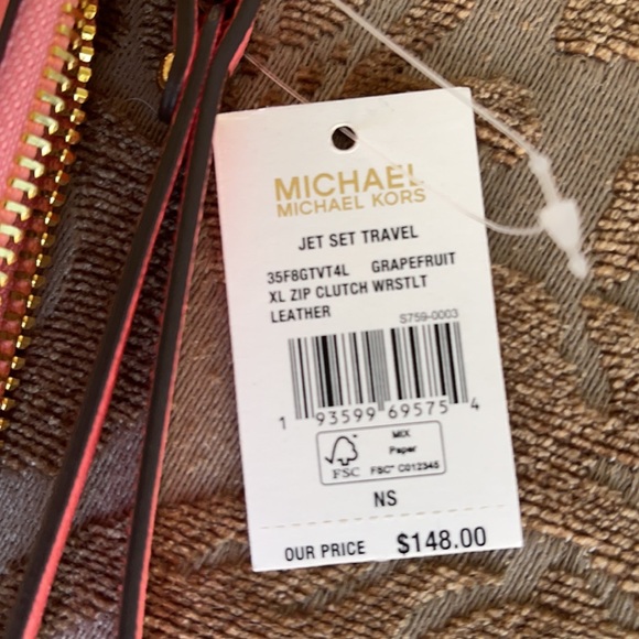 Michael Kors Jet Set Travel XL Zip Clutch-Wristlet - Picture 3 of 16